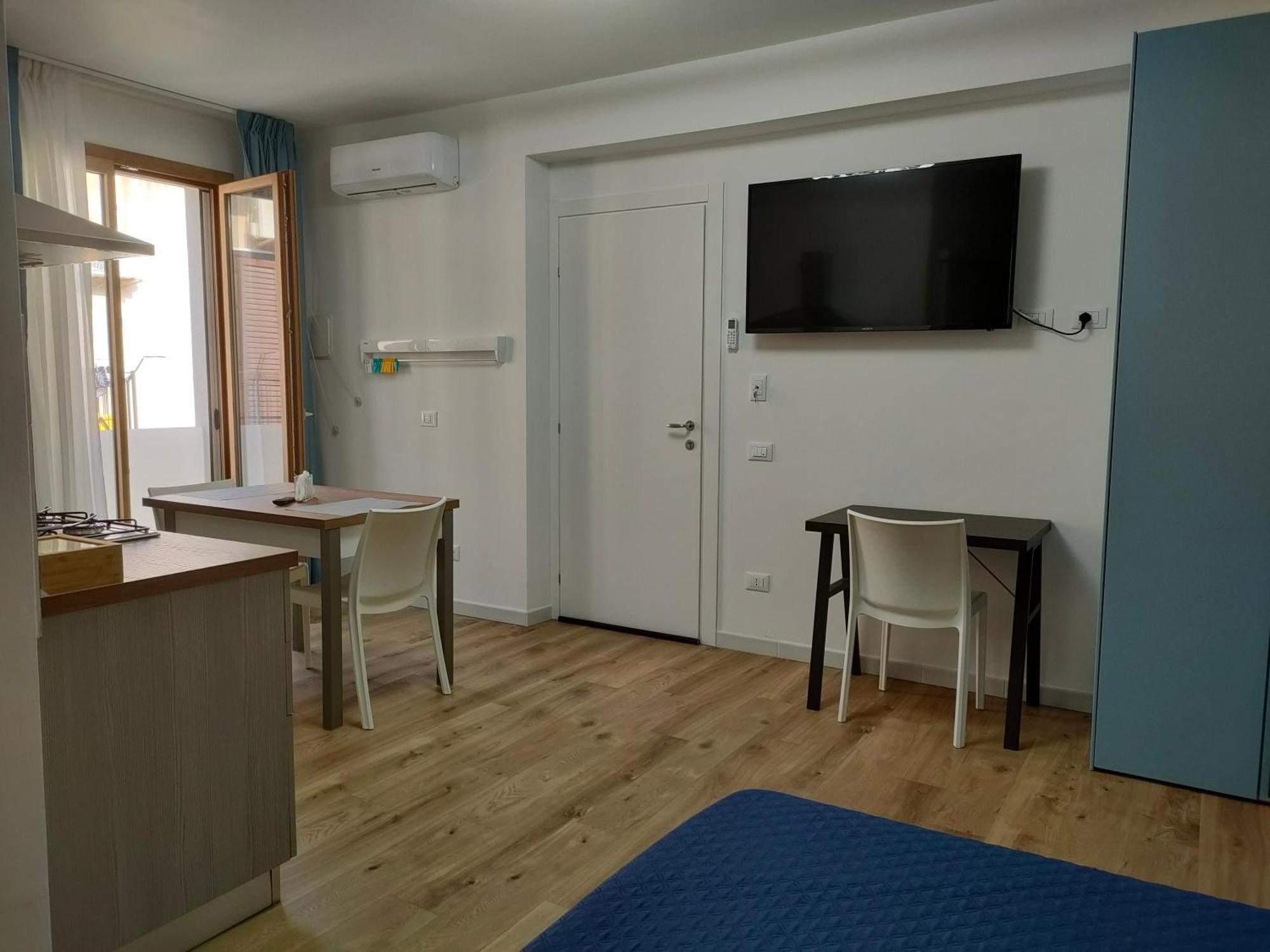 Dh Studio Apartments 카스텔라마레델골포 외부 사진