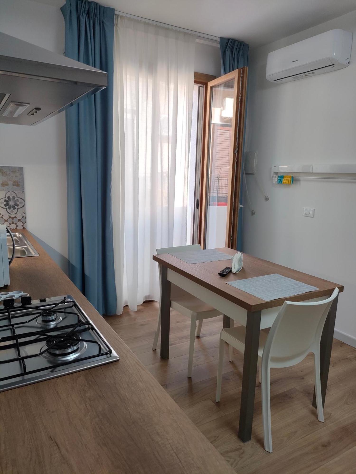 Dh Studio Apartments 카스텔라마레델골포 외부 사진
