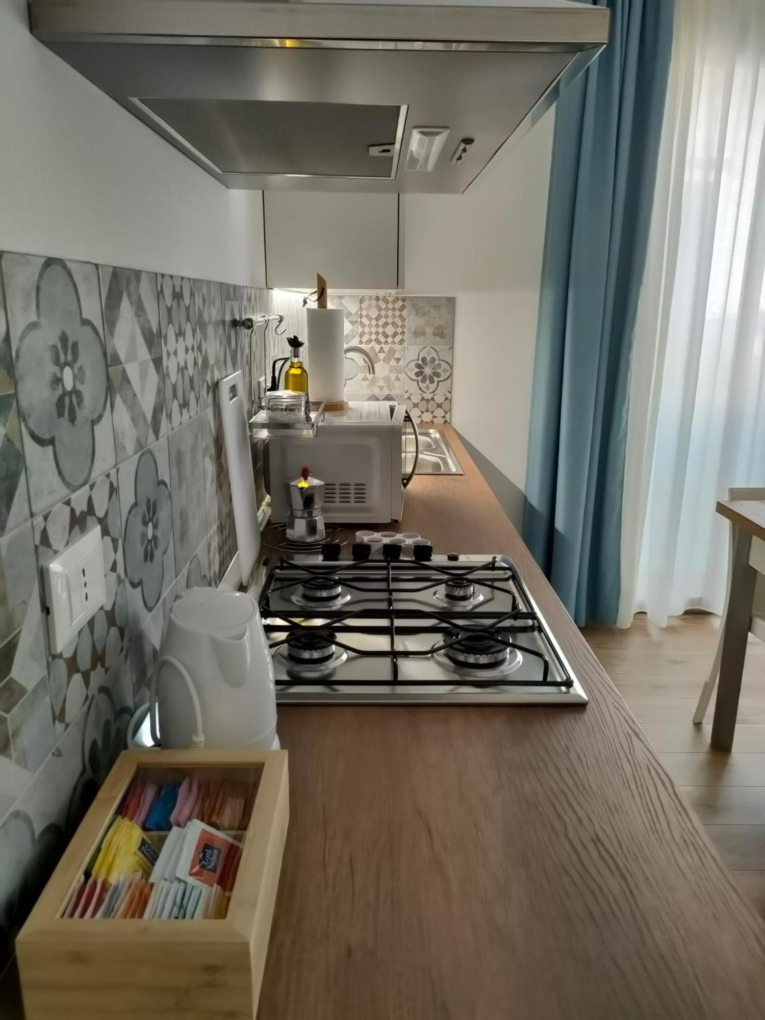 Dh Studio Apartments 카스텔라마레델골포 외부 사진